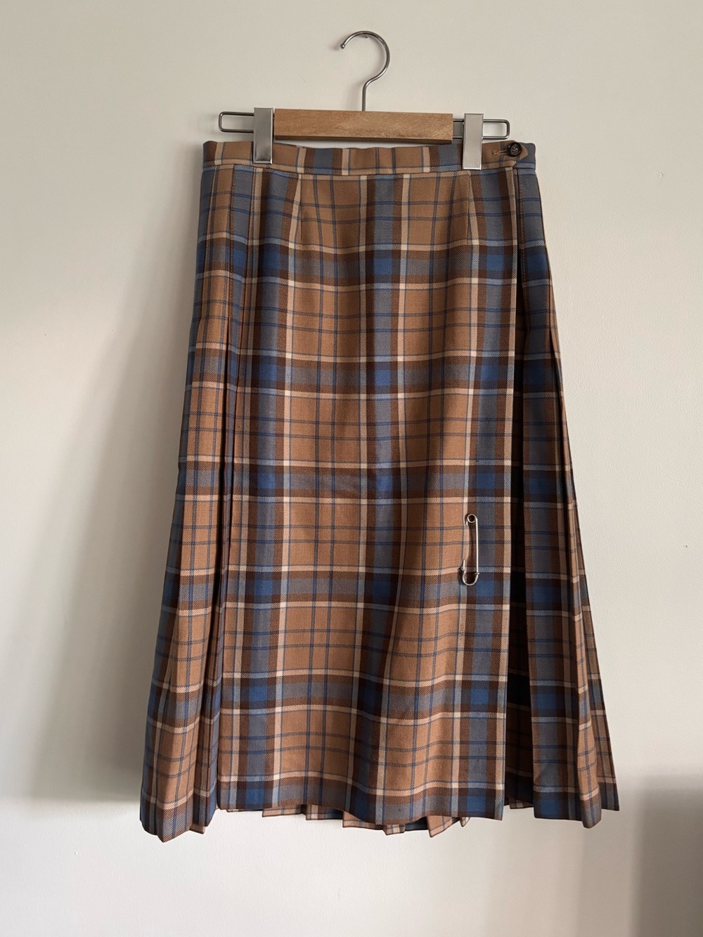 100% wool plaid kilt skirt - 28" waist
